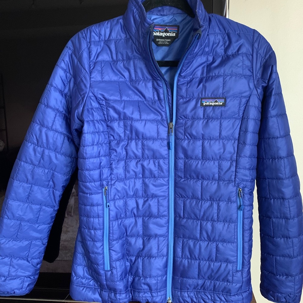 Patagonia blue nano puff jacket